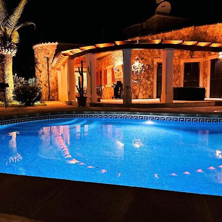 Villa Sanchez In Strandnahe Mit Pool, Jacuzzi, Klima, Wifi, Gas Bbq Santanyí Exteriör bild