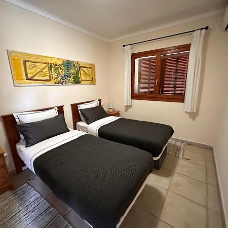 Villa Sanchez In Strandnahe Mit Pool, Jacuzzi, Klima, Wifi, Gas Bbq Santanyí Exteriör bild