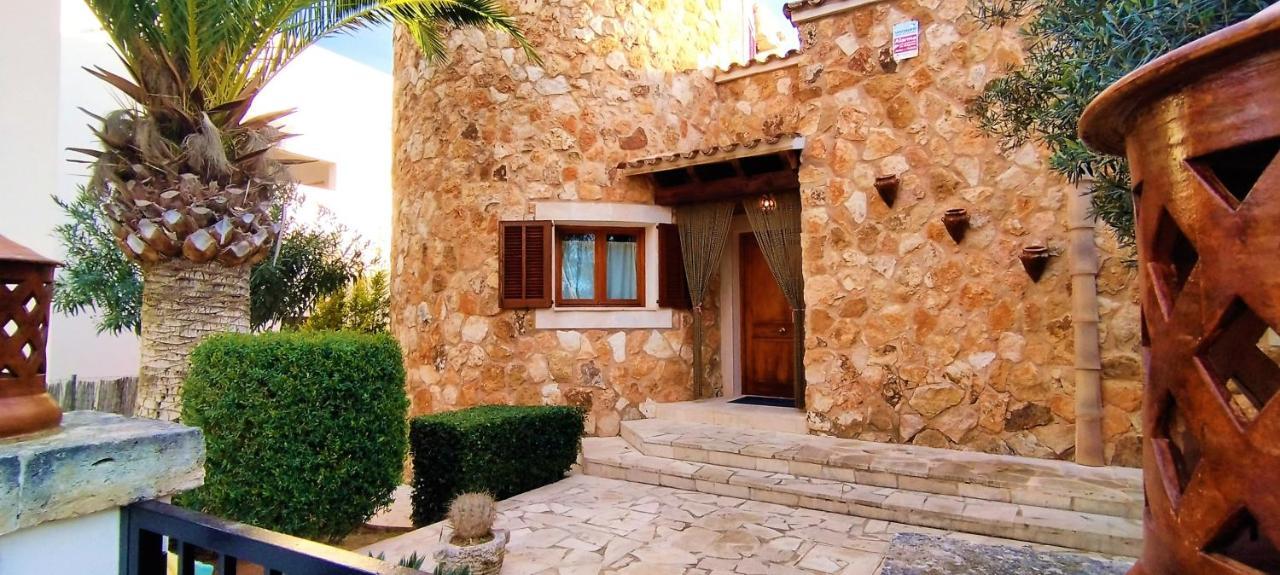 Villa Sanchez In Strandnahe Mit Pool, Jacuzzi, Klima, Wifi, Gas Bbq Santanyí Exteriör bild