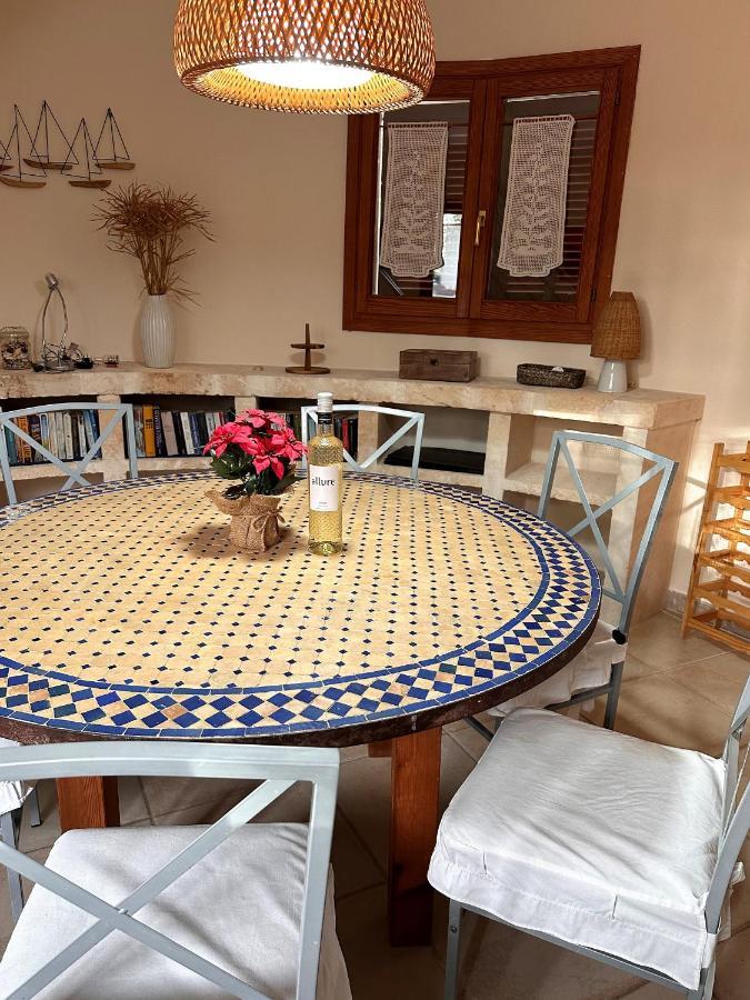 Villa Sanchez In Strandnahe Mit Pool, Jacuzzi, Klima, Wifi, Gas Bbq Santanyí Exteriör bild