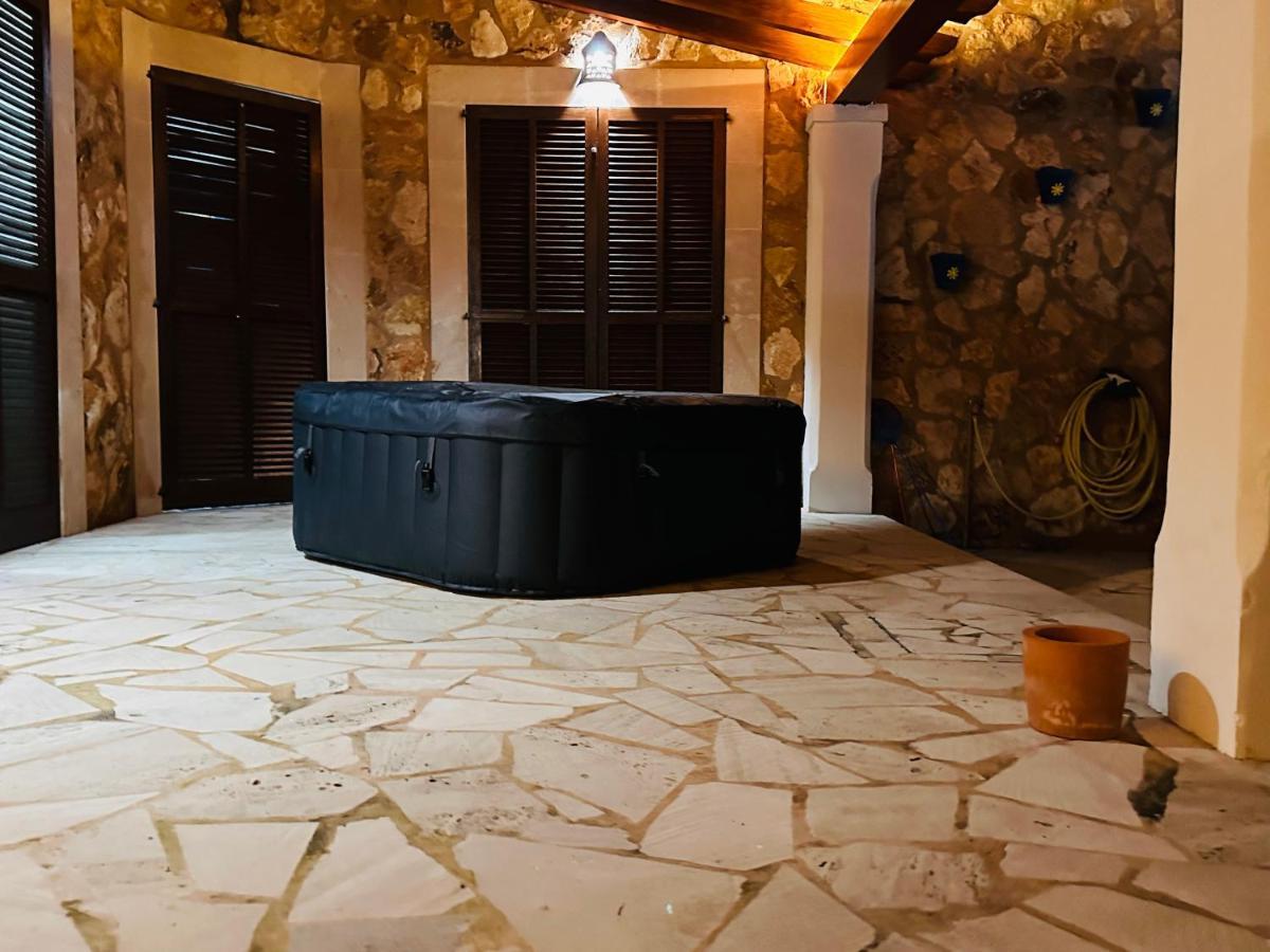 Villa Sanchez In Strandnahe Mit Pool, Jacuzzi, Klima, Wifi, Gas Bbq Santanyí Exteriör bild