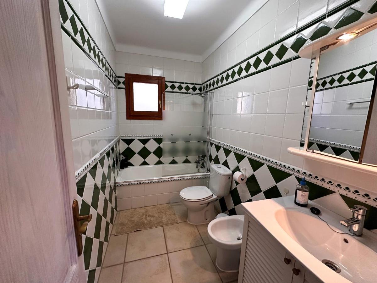 Villa Sanchez In Strandnahe Mit Pool, Jacuzzi, Klima, Wifi, Gas Bbq Santanyí Exteriör bild